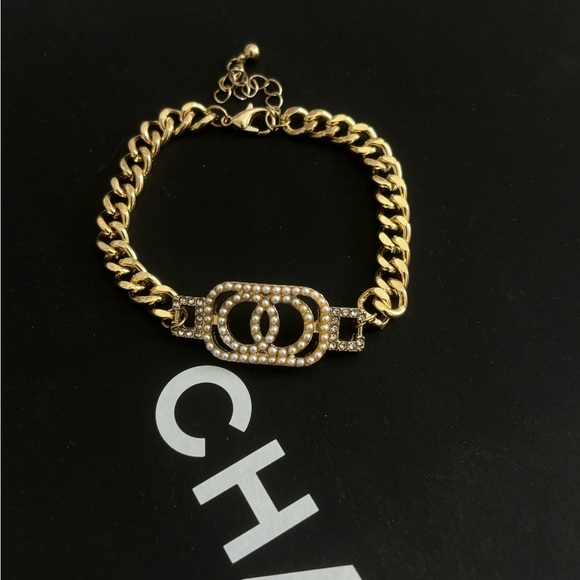 Chanel Gold Chain Repurposed Pearl & Crystal Link Bracelet - Picture 2 of 4